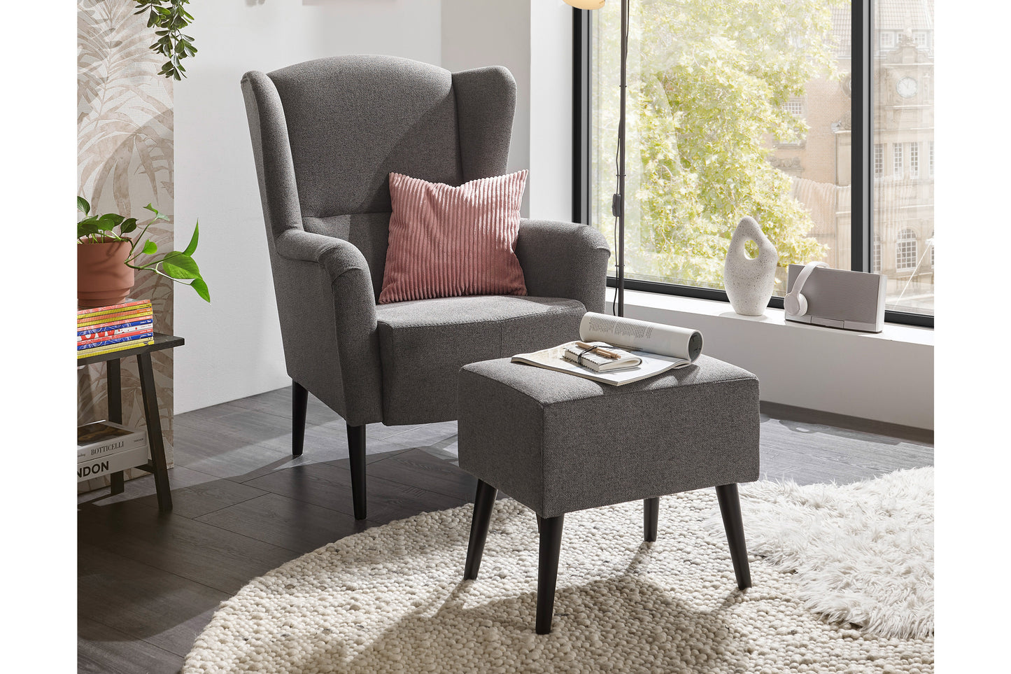 Matis furniture set